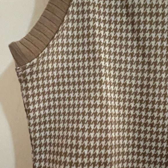 Brown and cream sweater vest- slightly cropped. - Picture 4 of 4